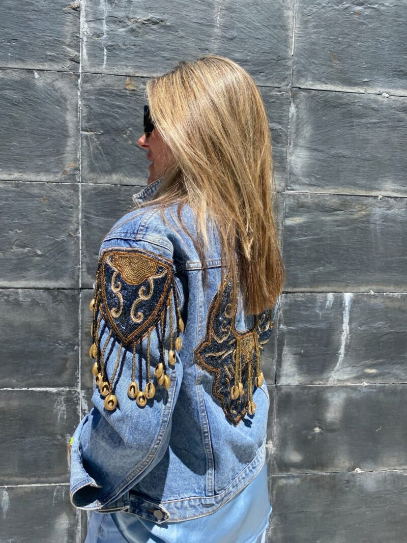 Chaqueta vaquera con toro bordado - Imagen 3