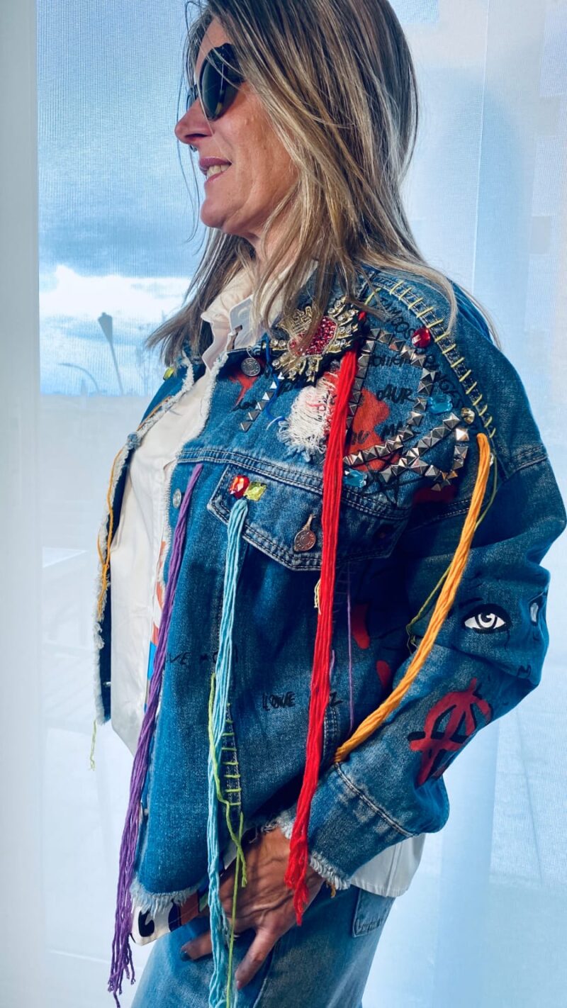 Chaqueta vaquera customizada - Imagen 2