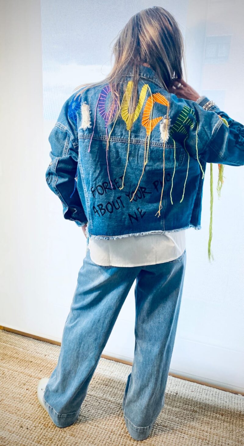 Chaqueta vaquera customizada - Imagen 5