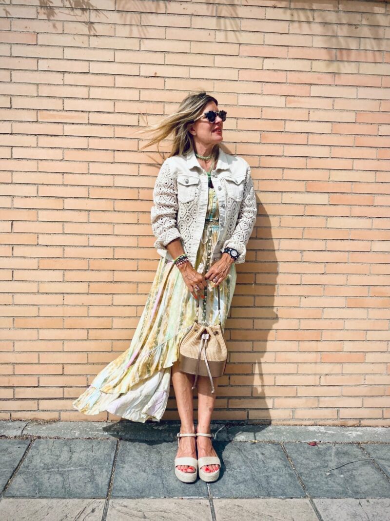 Vestido Boho con volantes y colores