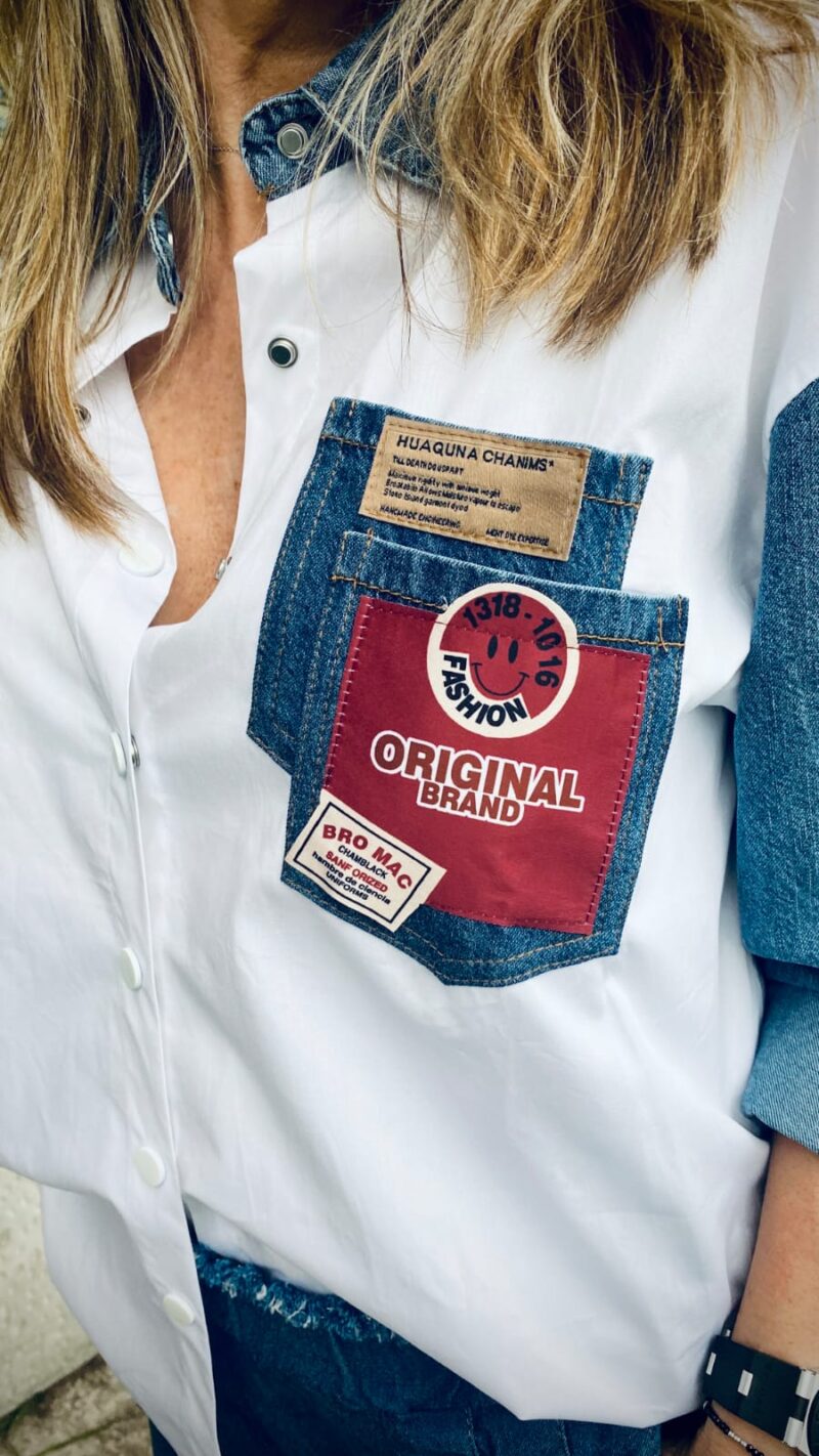 Camisa blanca combinada con detalles en vaquero - Imagen 2