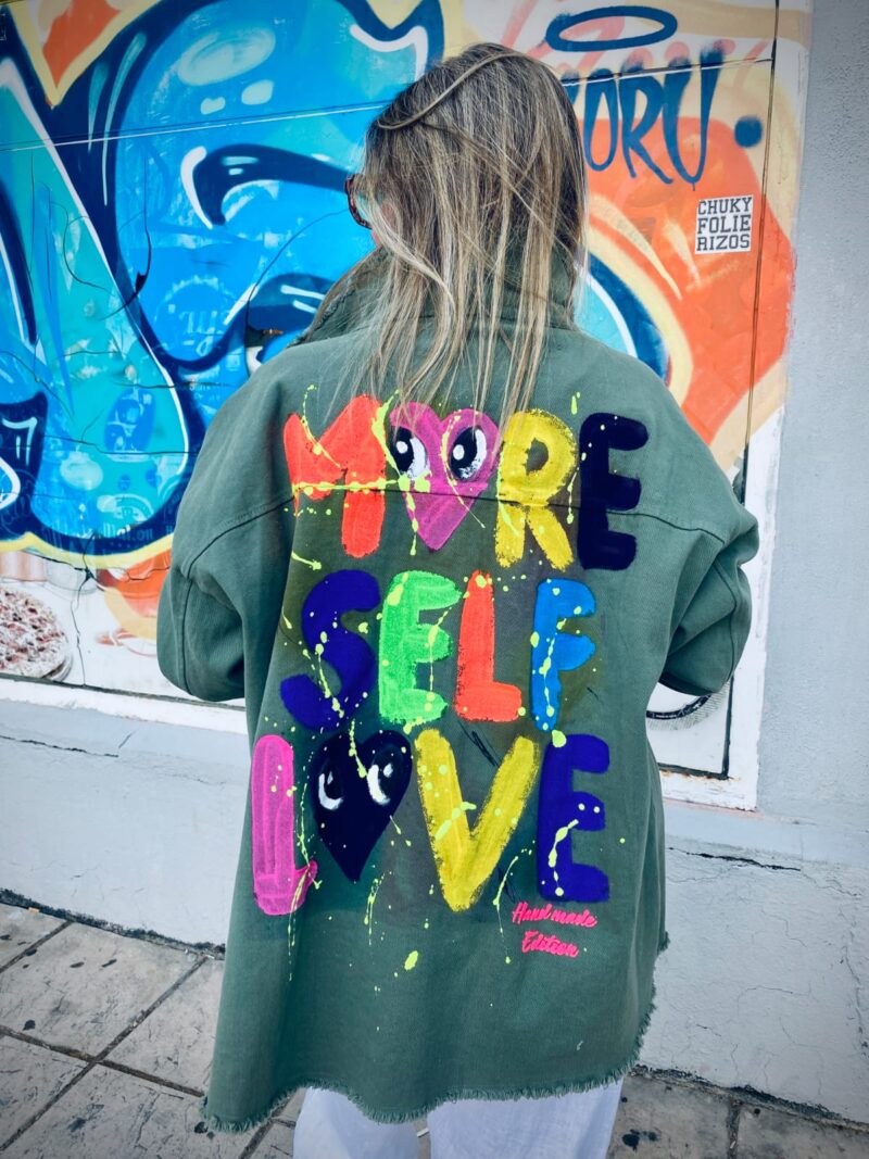 Chaqueta pintada a mano love - Imagen 5