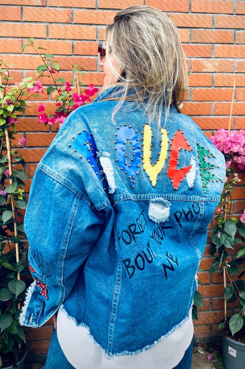 Chaqueta vaquera con detalles - Imagen 2