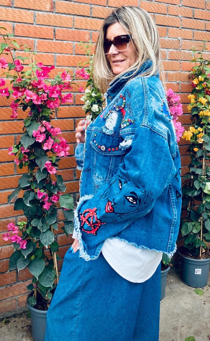 Chaqueta vaquera con detalles - Imagen 3