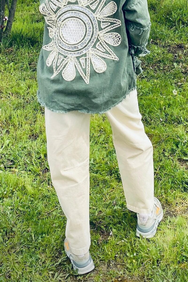 Pantalón gabardina lavada con pinzas en la pierna - Imagen 2