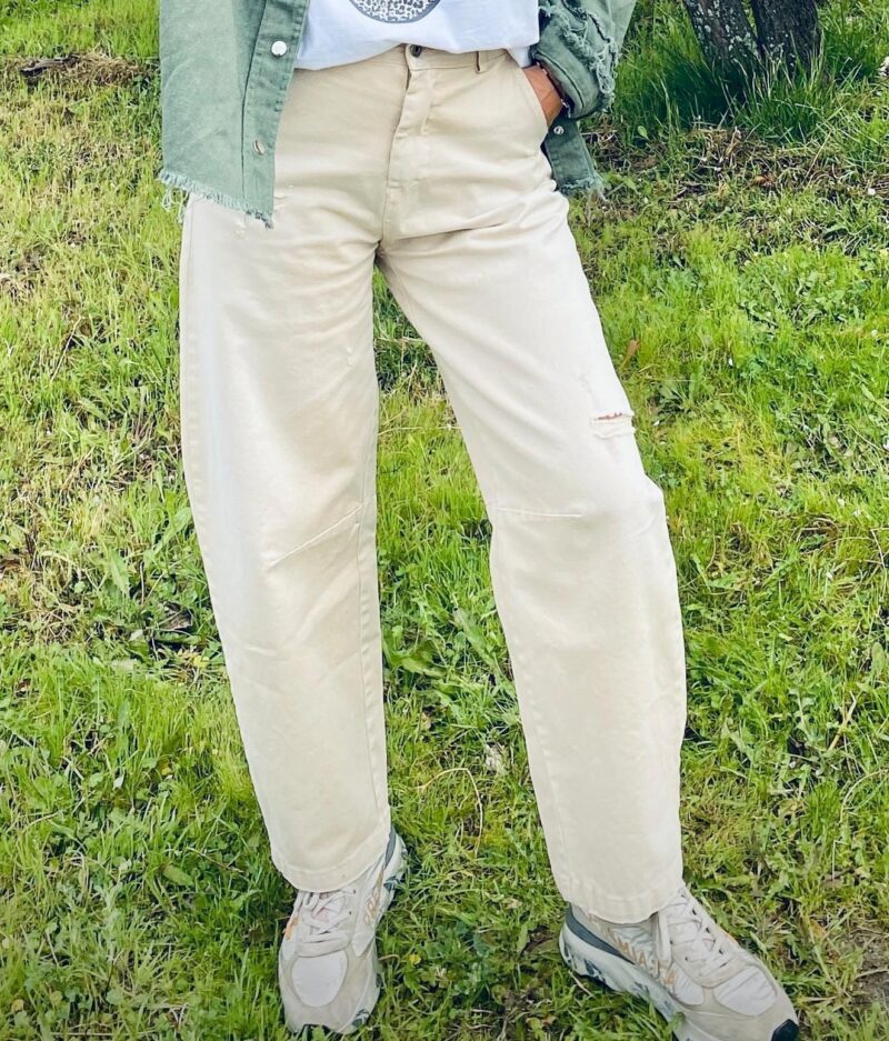Pantalón gabardina lavada con pinzas en la pierna